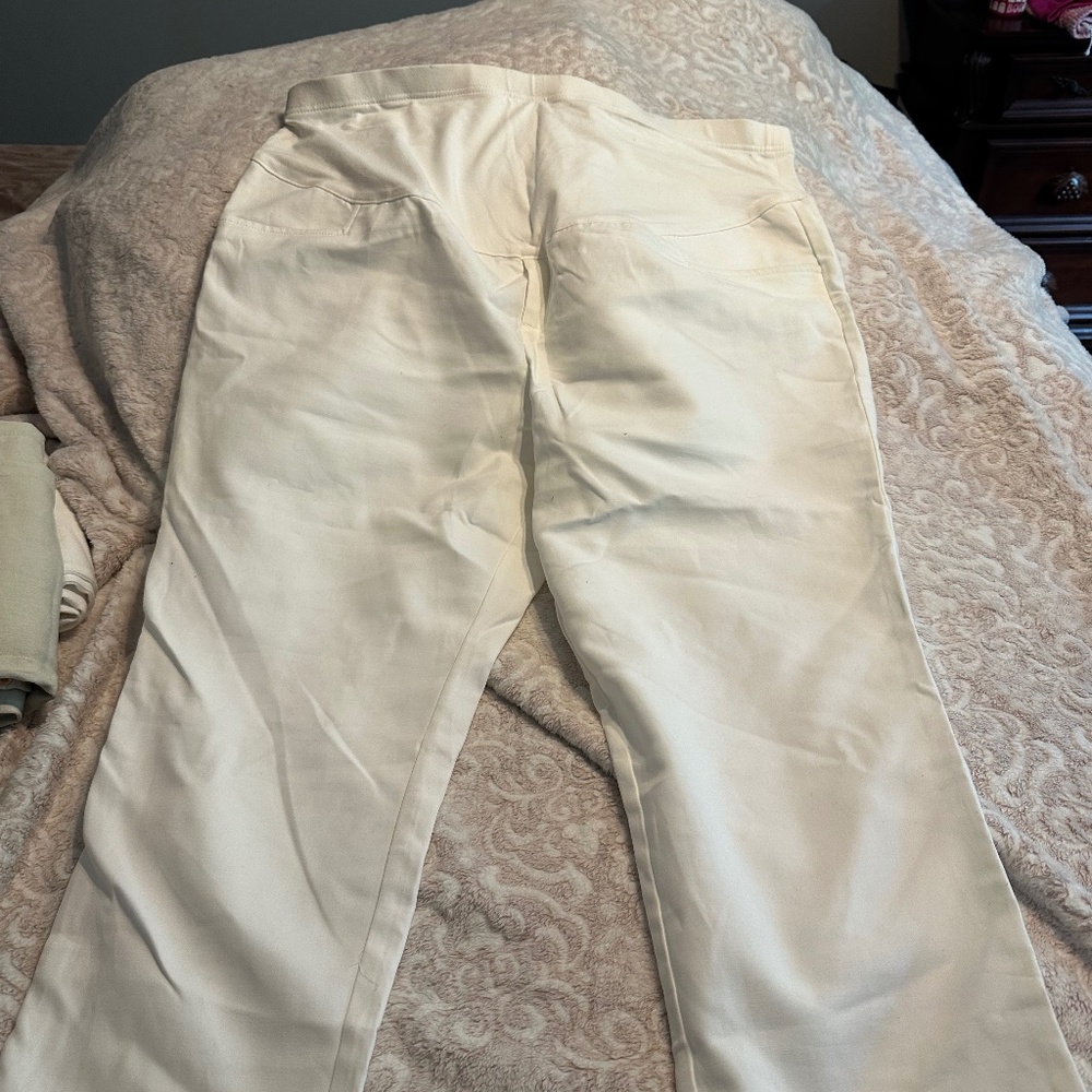 Old Navy maternity full panel capris